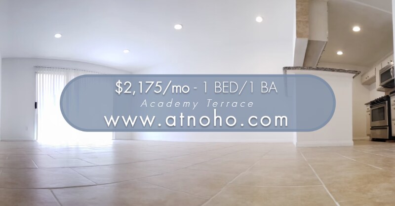 11020 Hesby St in North Hollywood, CA - Building Photo