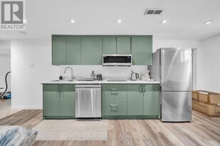 313 Patricia Ave in Toronto, ON - Building Photo