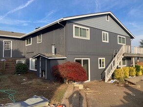 3444 Glen Creek Rd NW in Salem, OR - Foto de edificio - Building Photo