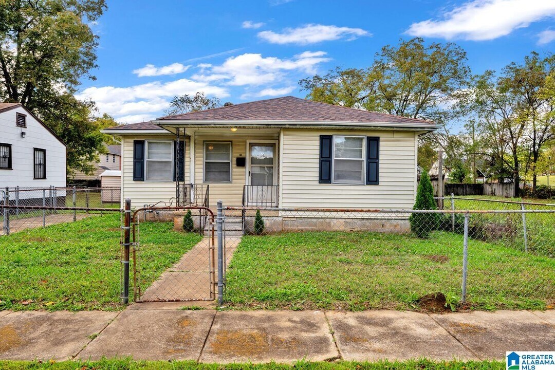 972 53rd St N in Birmingham, AL - Building Photo