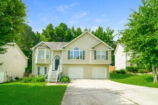 6983 Pine Shadow Way in Douglasville, GA - Building Photo
