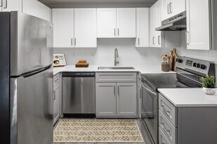 Avana Evergreen in Vancouver, WA - Building Photo