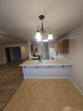 1236 S Capital Ct in Hanford, CA - Building Photo - Building Photo