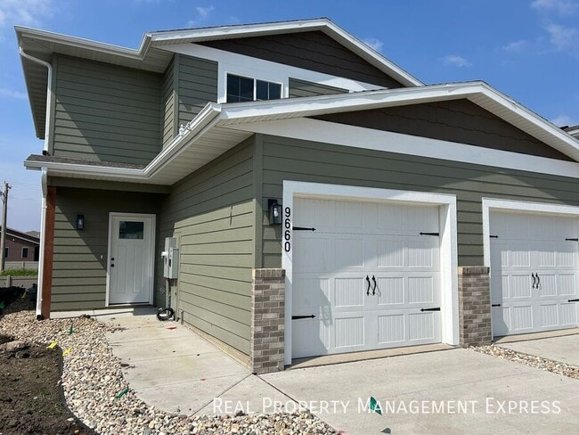 property at 9660 Tunis Dr
