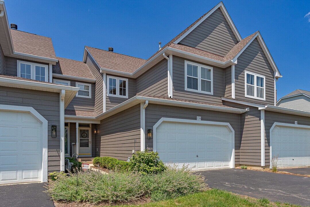 138 Tanglewood Dr in Glen Ellyn, IL - Building Photo
