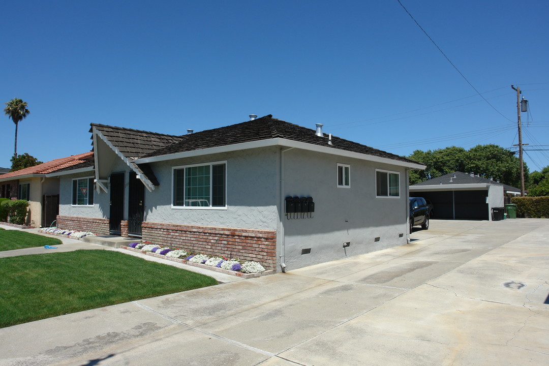 2393 Karen Dr in Santa Clara, CA - Building Photo