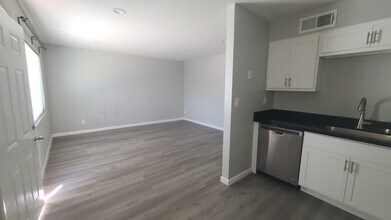 5709 N 8th Pl, Unit 5709 in Phoenix, AZ - Foto de edificio - Building Photo