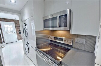 100 Mulberry St in New York, NY - Building Photo - Building Photo
