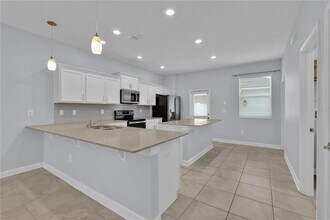 11048 Suspense Dr in Winter Garden, FL - Building Photo - Building Photo