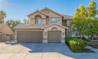 245 Baring Cross St in Henderson, NV - Building Photo