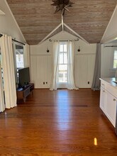 6138 Vickery Blvd, Unit Garage Apartment in Dallas, TX - Building Photo - Building Photo