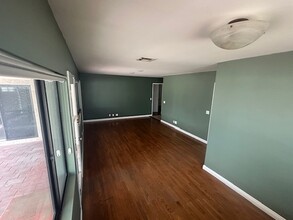 1712 E Broadway in Anaheim, CA - Building Photo - Building Photo
