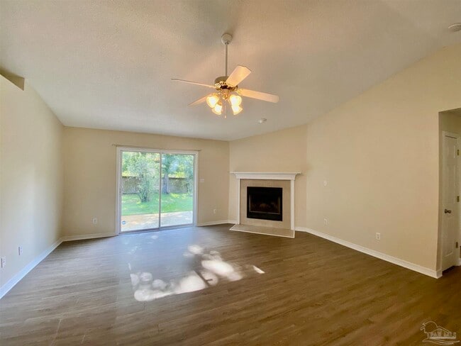 property at 1550 Oakhill Rd