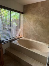 637 Executive Center Dr in West Palm Beach, FL - Building Photo - Building Photo