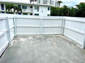 1040 NE 78th St in Miami, FL - Building Photo - Building Photo