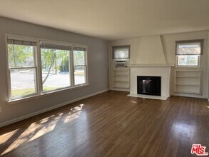 11527 Albers St in Los Angeles, CA - Building Photo - Building Photo