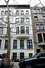 41 W 69th St in New York, NY - Building Photo - Building Photo