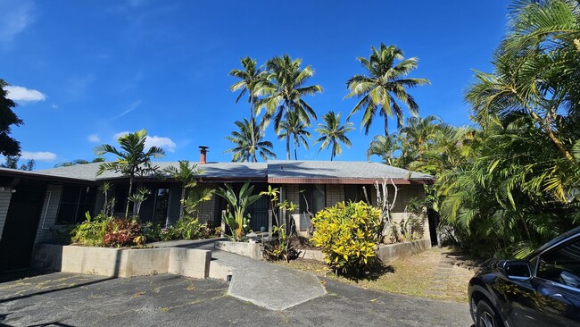 property at 112 S Kalaheo Ave