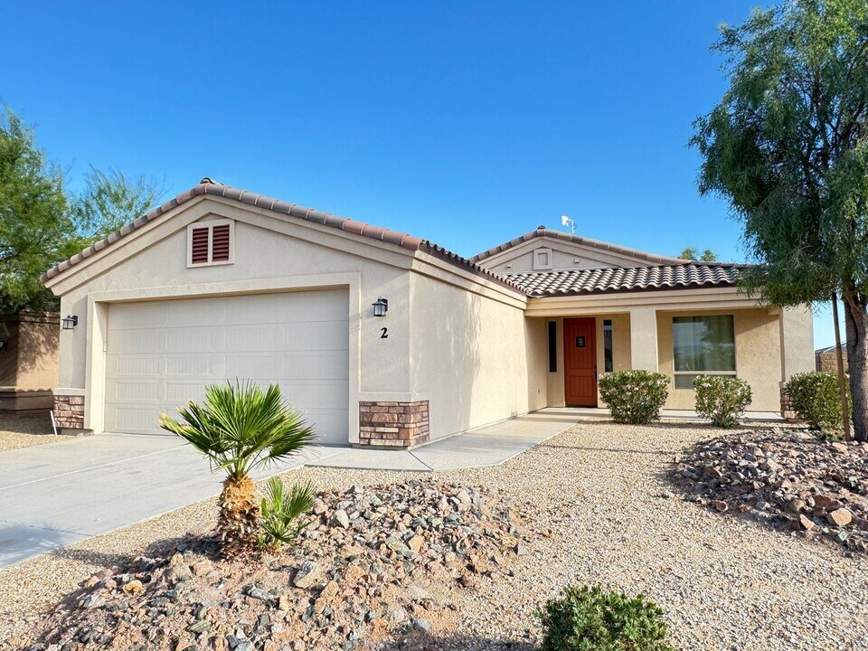 2 Fair Winds Cir in Mohave Valley, AZ - Building Photo