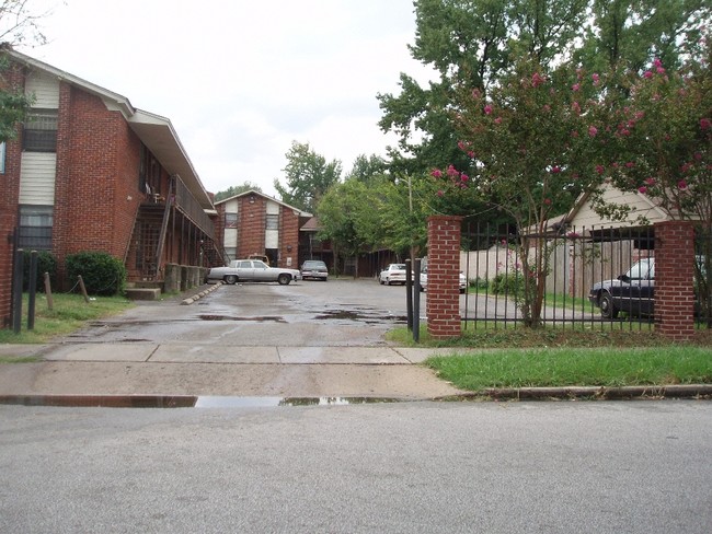 Orange Blossom Apartments in Memphis, TN - Building Photo - Building Photo