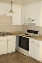 1817 E Grand Ave, Unit 40 in Escondido, CA - Building Photo - Building Photo