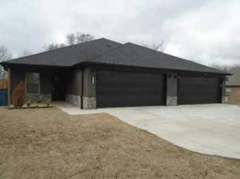 505 S Collins Ave in Gentry, AR - Building Photo - Building Photo