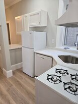 9 Claflin Rd, Unit 8 in Brookline, MA - Building Photo