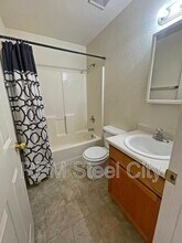 1717 Oakshire Ln in Pueblo, CO - Building Photo - Building Photo