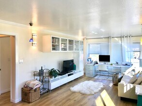 306 Lee St in Oakland, CA - Building Photo - Building Photo