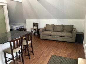 68 Gilman St in Portland, ME - Building Photo - Building Photo