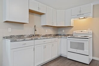 96 Prospect St-Unit -Unit #2 in Manchester, NH - Building Photo - Building Photo