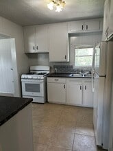 402 Newton St in West Orange, TX - Building Photo - Building Photo