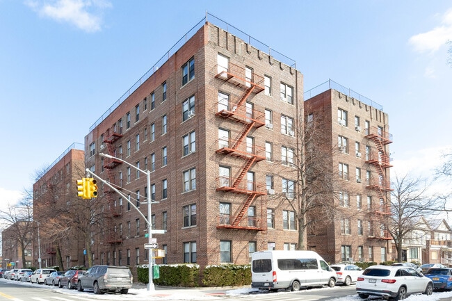 6801 19th Ave in Brooklyn, NY - Foto de edificio - Building Photo