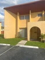 13701 SW 84th St in Miami, FL - Building Photo