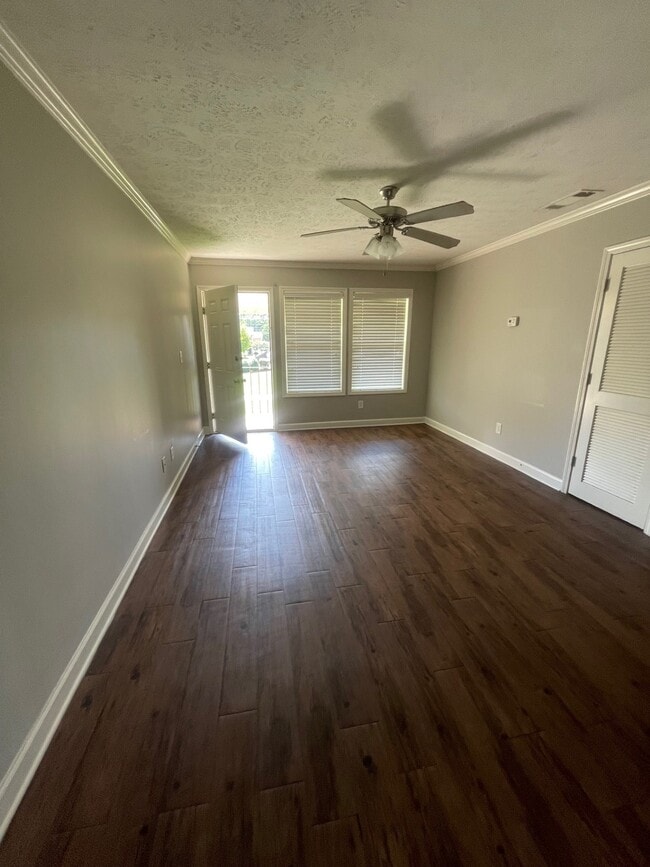 Courtyard Apartments