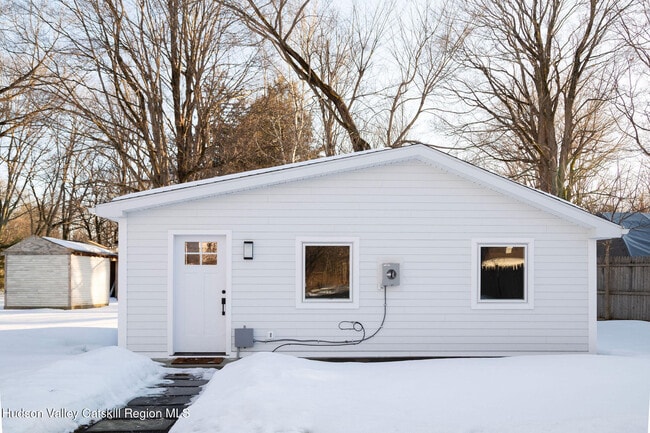 3004 W Church St in Pine Plains, NY - Building Photo - Building Photo