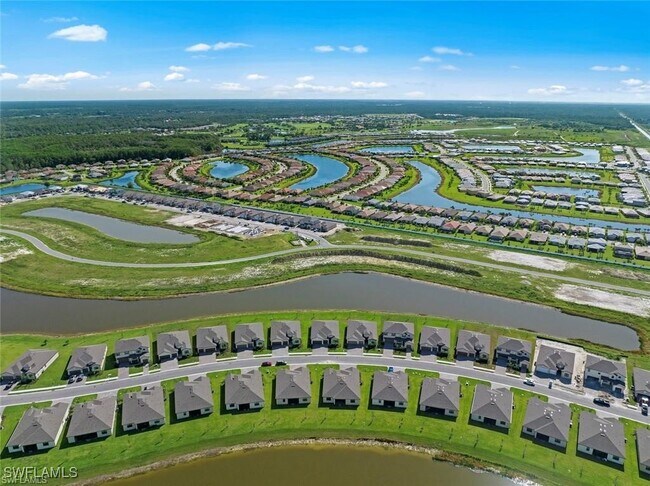 3446 Nombella Ct in Ft. Myers, FL - Foto de edificio - Building Photo