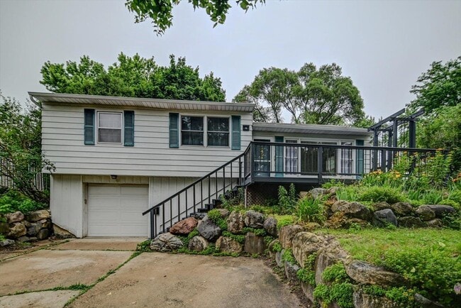 property at 10 Bradford Ln