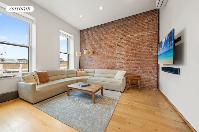 103 W 122nd St in New York, NY - Foto de edificio - Building Photo