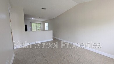 8264 Continental Dr in Myrtle Grove, FL - Building Photo - Building Photo