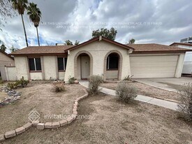 15218 N 38th St in Phoenix, AZ - Building Photo