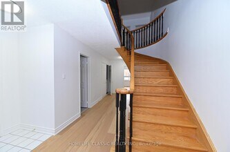 119 Cromwell Rd in Vaughan, ON - Building Photo - Building Photo