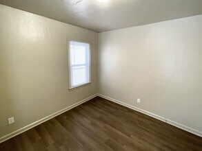 1632 W 17th St in Anderson, IN - Foto de edificio - Building Photo