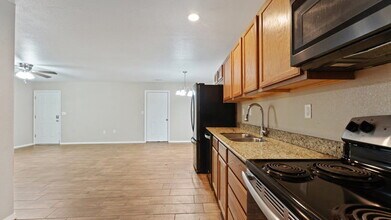 307 Ewalt Ave in Springdale, AR - Building Photo - Building Photo