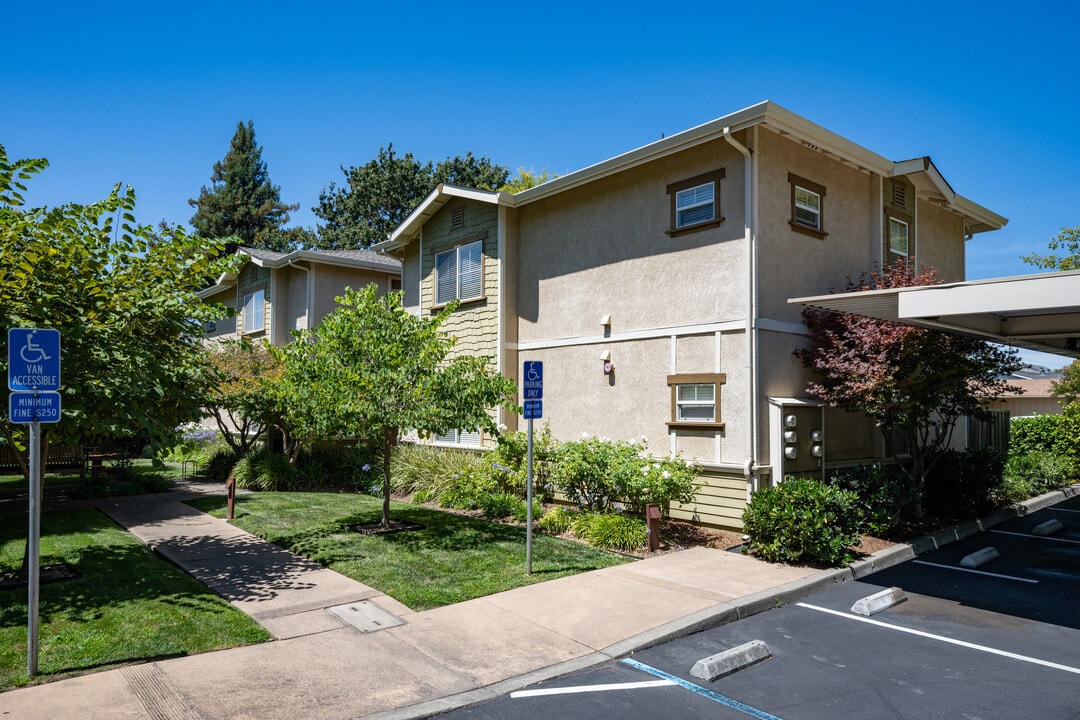 Quail Run in Napa, CA - Building Photo