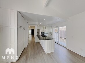 13942 Mango Dr in Del Mar, CA - Building Photo - Building Photo