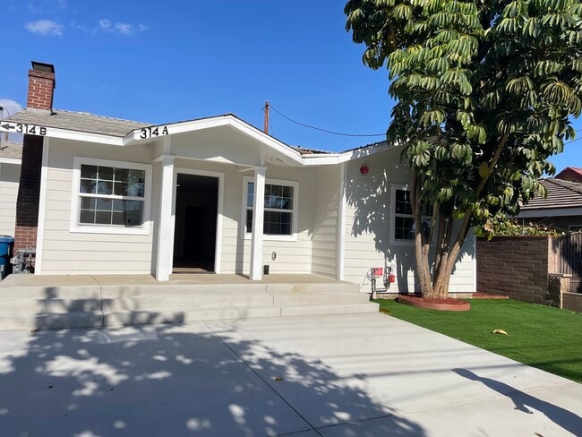 314 S 8th St in Alhambra, CA - Foto de edificio - Building Photo