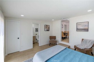 2077 Belle St in San Bernardino, CA - Foto de edificio - Building Photo