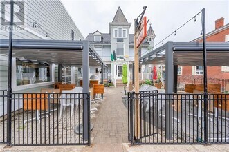 22 Main St E in Grimsby, ON - Building Photo - Building Photo