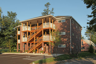 2501 Gladstone Cir Apartamentos